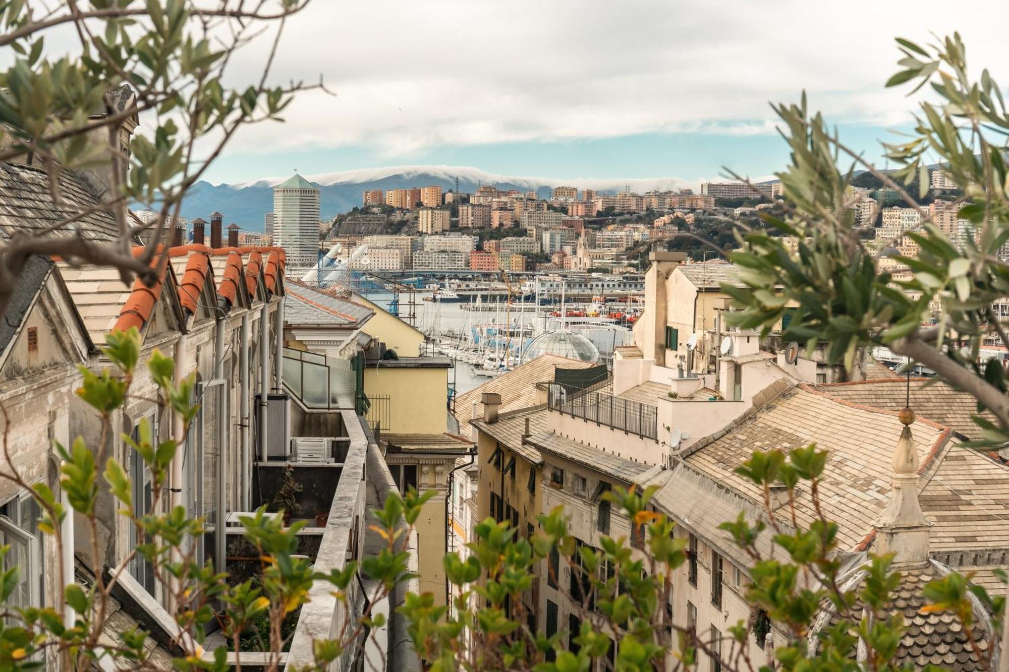 Cinque Lampadi Rooftop Genova Esterno foto